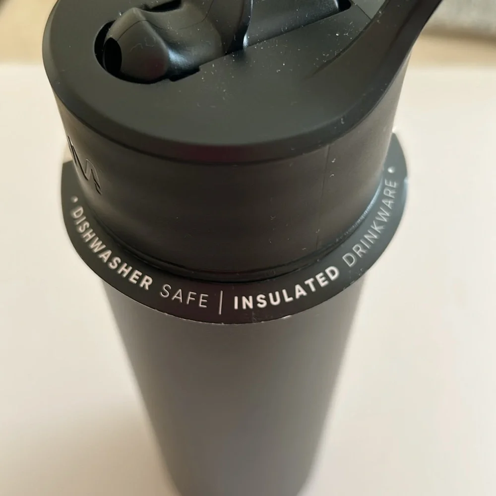 Simple Modern Black Water Bottle BRAND NEW